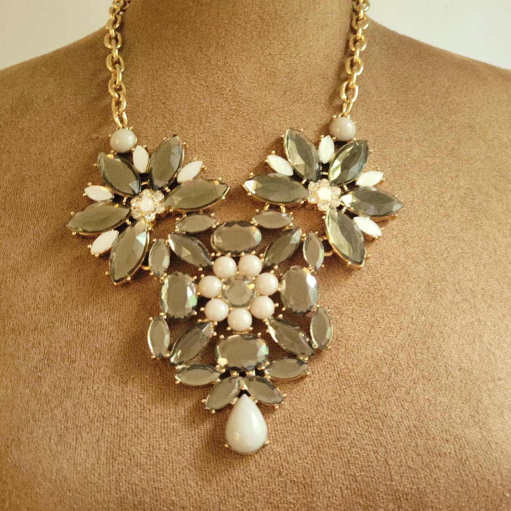 Grey White Floral Statement Necklace Gold Tone Adjustable 18 Coquette